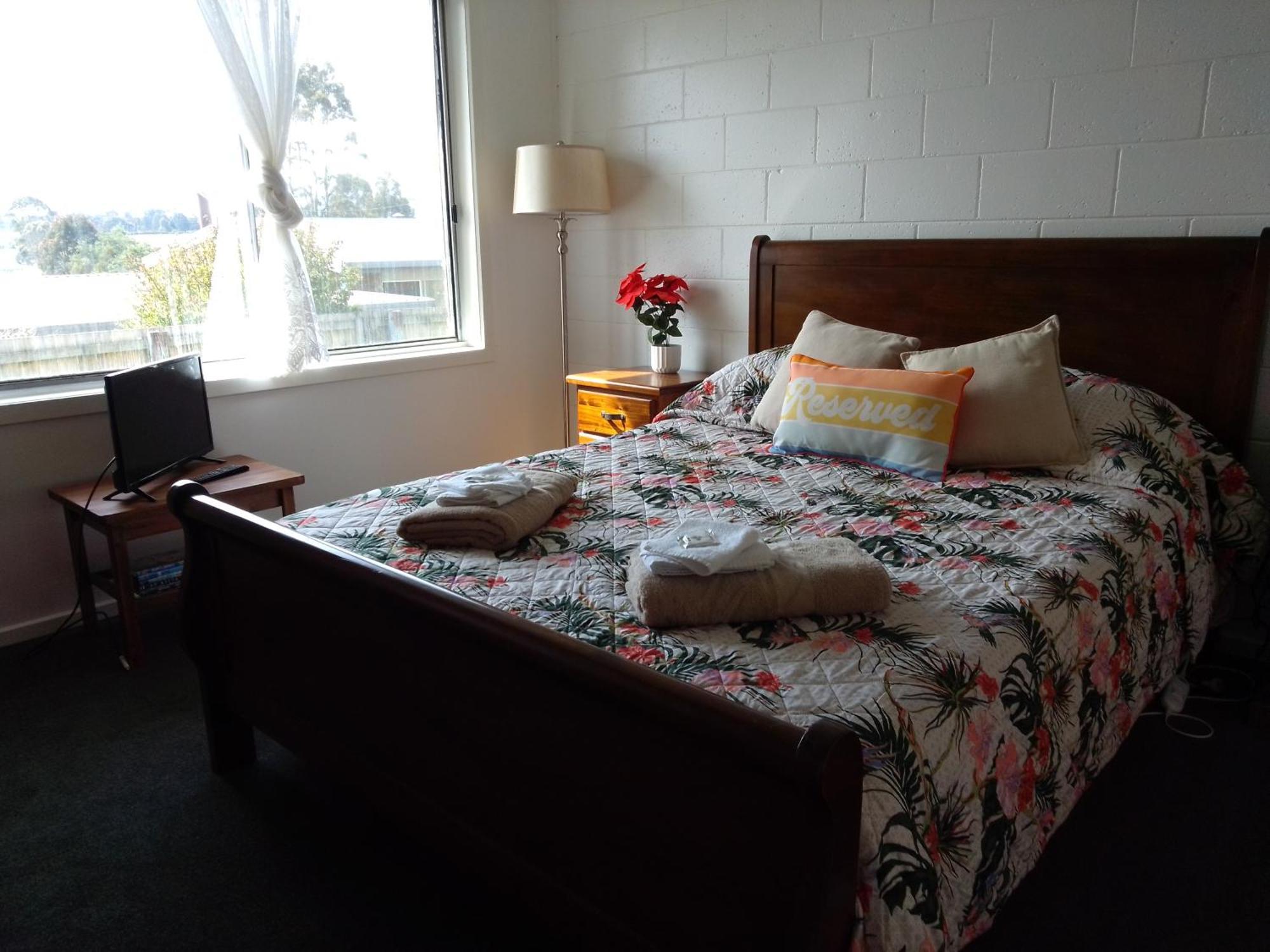 Waterfall Retreat Unit1 Free Wifi & Free Pay Tv Apartment